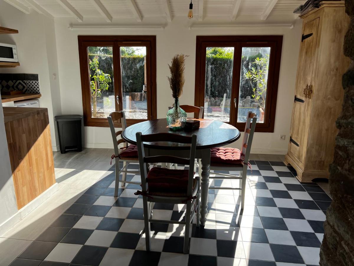 Domaine De La Ville Cherel, Maison A Colombage Pontorson Extérieur photo